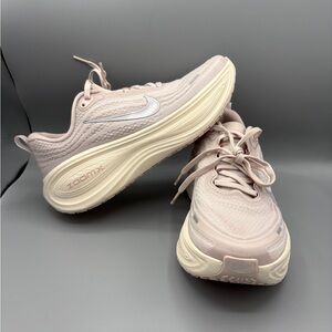 Size 8.5 - Nike Vomero Plus Silt Red/Chalk/Red Stardust/Platinum Violet W